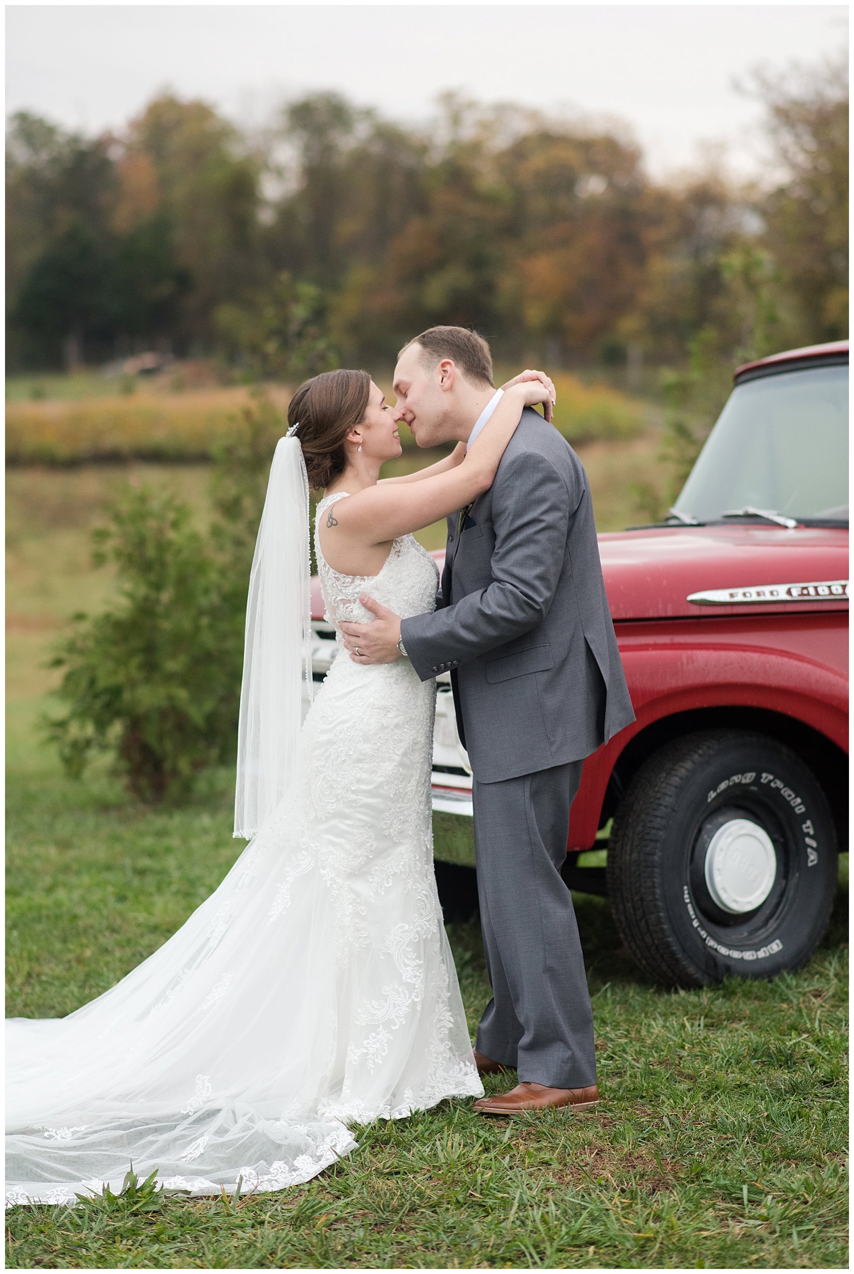 Navy Blue Blue Ridge Mountain Wedding Faithbrooke Farm Vineyard Luray Virginia Wedding Photographers_7270