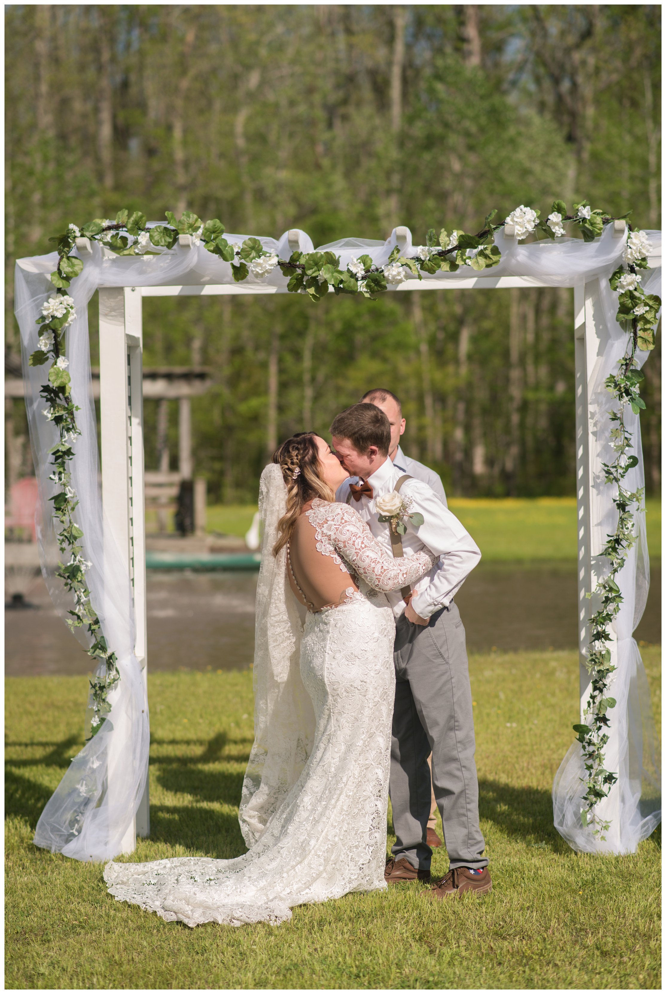 Intimate-Rustic-Backyard-Chesapeake-Virginia-Wedding_0689