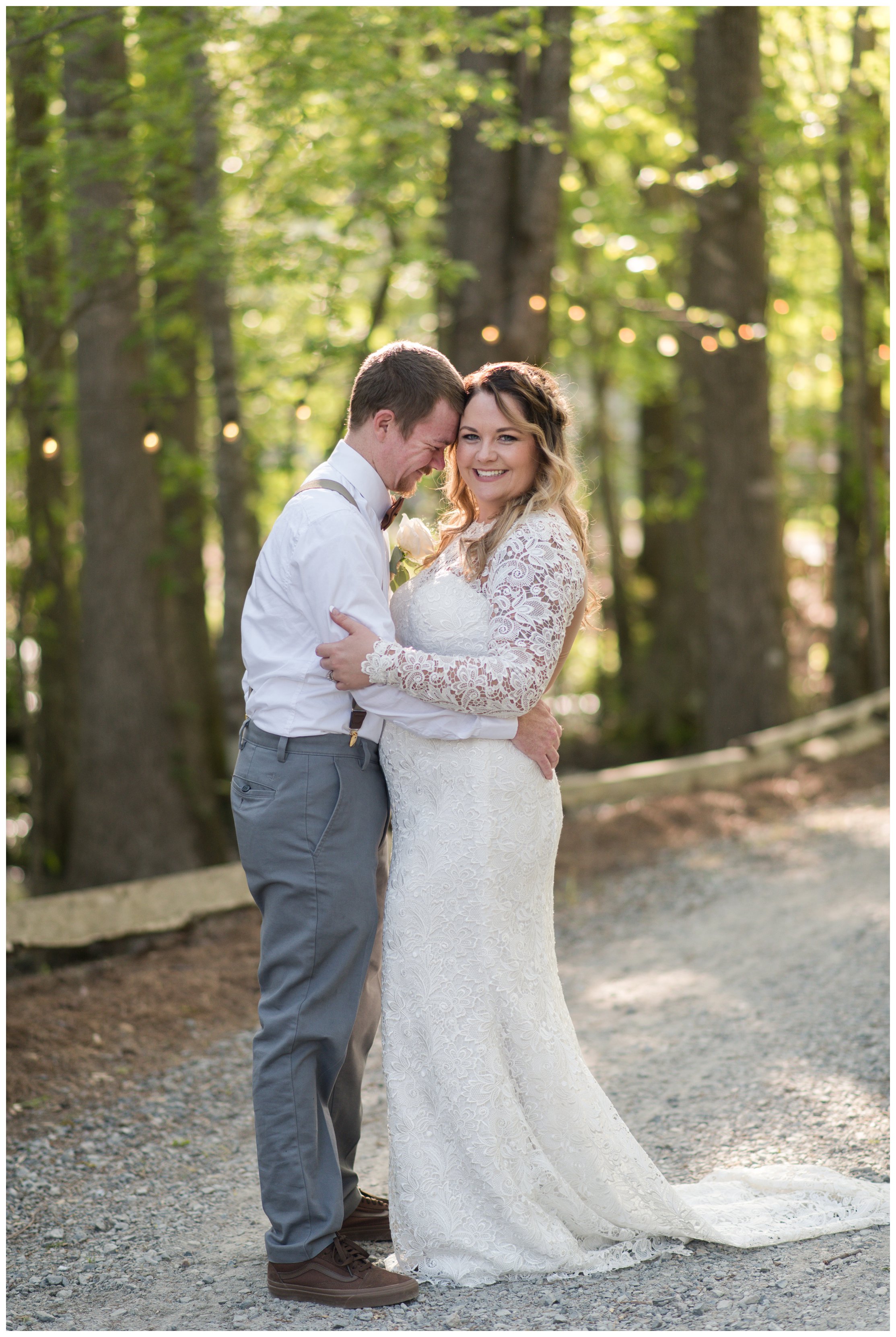 Intimate-Rustic-Backyard-Chesapeake-Virginia-Wedding_0705